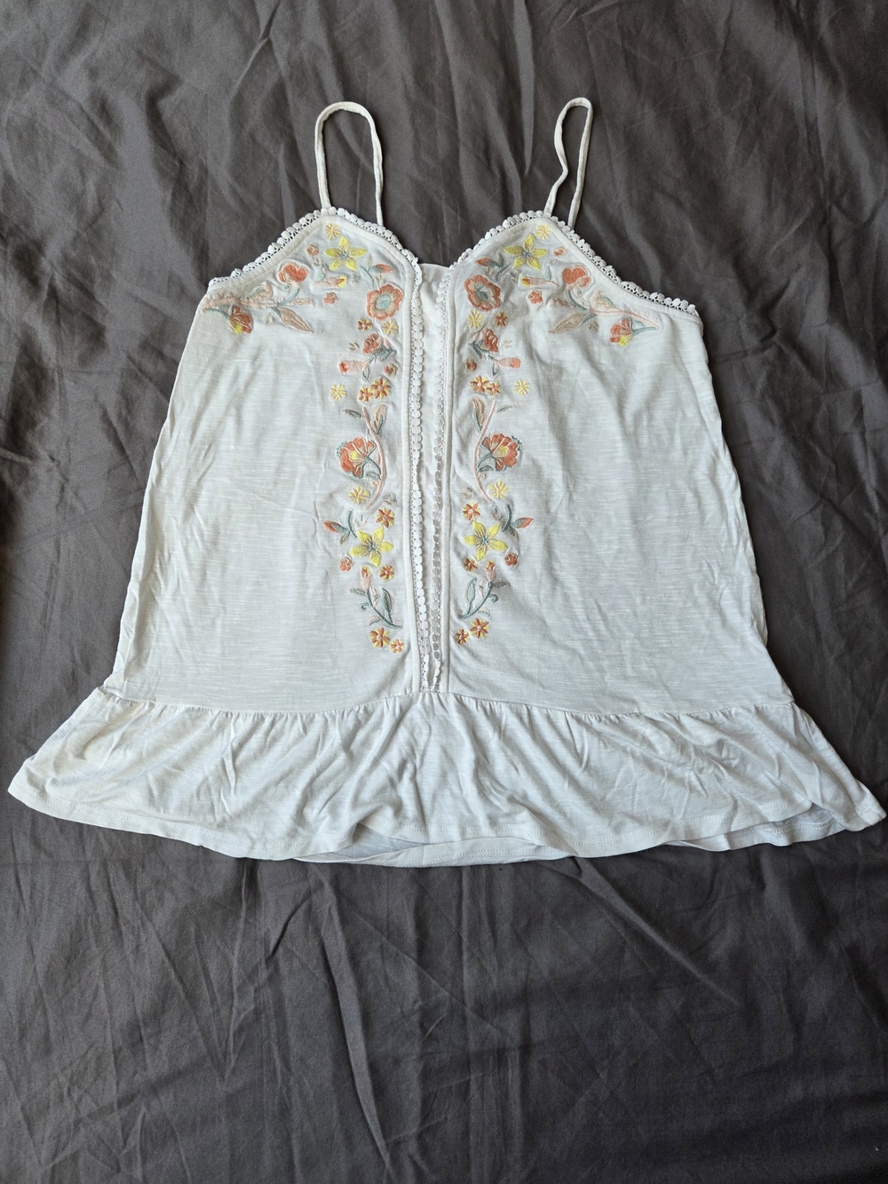 Girls Embroidered Tank Top with Ruffle Hem size XL Pre-owned